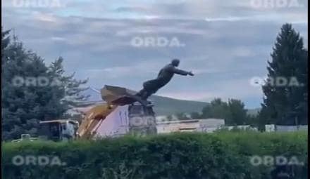 У Казахстані знесли пам'ятник Іллічу