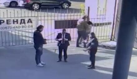 Дмитрук та Куницький побили чоловіка у Києві!