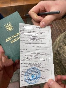 Руслану Рябошапке получил повестку в армию Руслану Рябошапке вручили повестку в армию