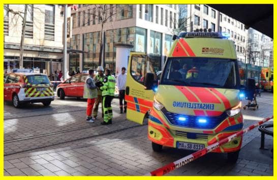 У Німеччині автомобіль в'їхав у натовп