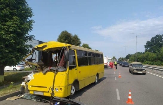 Аварія в Вінниці, зіткнулися автобус та вантажівка