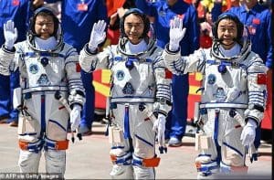Chinese Taikonauts from Shenzhou-20 Stranded in Orbit 