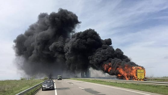 На трассе почти дотла сгорел рейсовый автобус "Ecoline" 