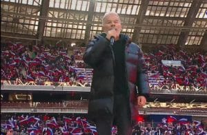 Газманов заклеїв назву бренду Prada