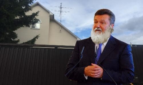 Янукович в Росії гримується до невпізнання перед виходом на вулицю