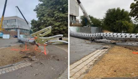 В Херсоне рухнул на припаркованный Lexus гигантский флагшток