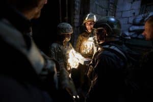 Владимир Зеленский посетил передовые позиции украинских военных Владимир Зеленский посетил передовые позиции украинских военных