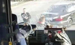 Водитель Mercedes расстрелял шофера маршрутки