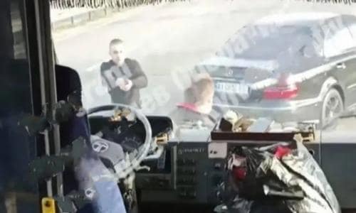 Водитель Mercedes расстрелял шофера маршрутки