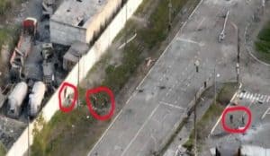 Военные РФ пытаются прорваться внутрь завода «Азовсталь»