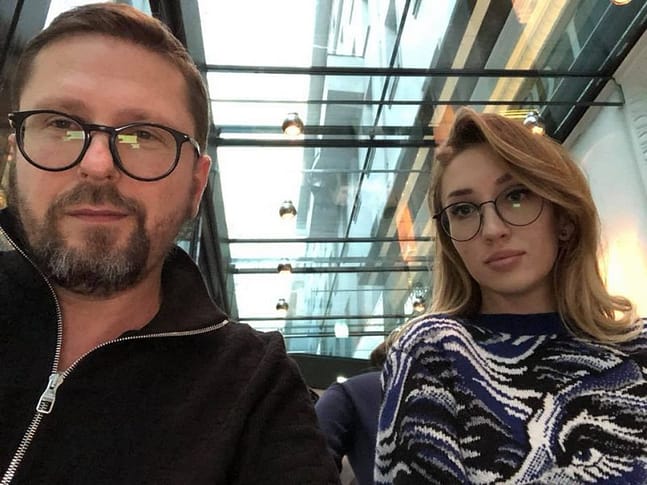 Жена Шария показала «фак» всем, кто обрадовался задержанию ее мужа