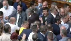 В Раде начались потасовки после заявления Никиты Потураева