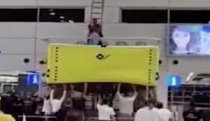 Россиянин пытался повеситься в аэропорту Анталии в знак протеста против войны