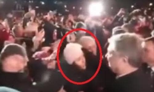 Проти експрезидента Петра Порошенка відкрили справу через зірвану шапку