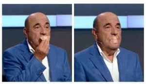 Рабинович заклеил себе рот в знак поддержки каналов Медведчука