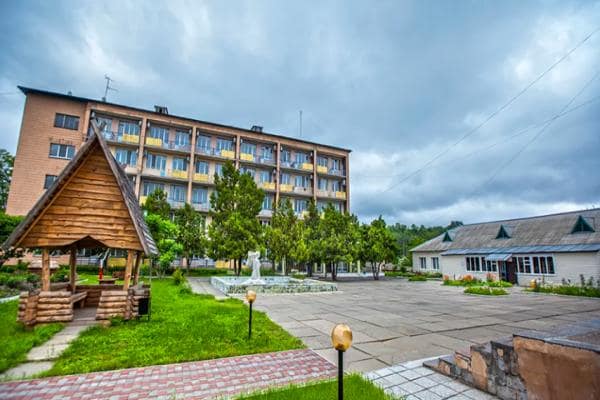 Літак з Ухань з другої спроби приземлився в Харкові Літак з Ухань з другої спроби приземлився в Харкові