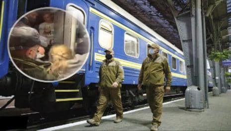 Потяг Львів-Київ зупинили через двох неадекватних дівчат