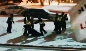 Драка нацгвардейцев в центре Киева